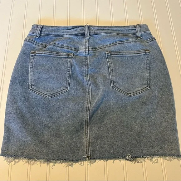 Just Quella Denim Mini Skirt XL (16/18) Raw Hem High Rise Jean Skirt - Picture 2 of 5
